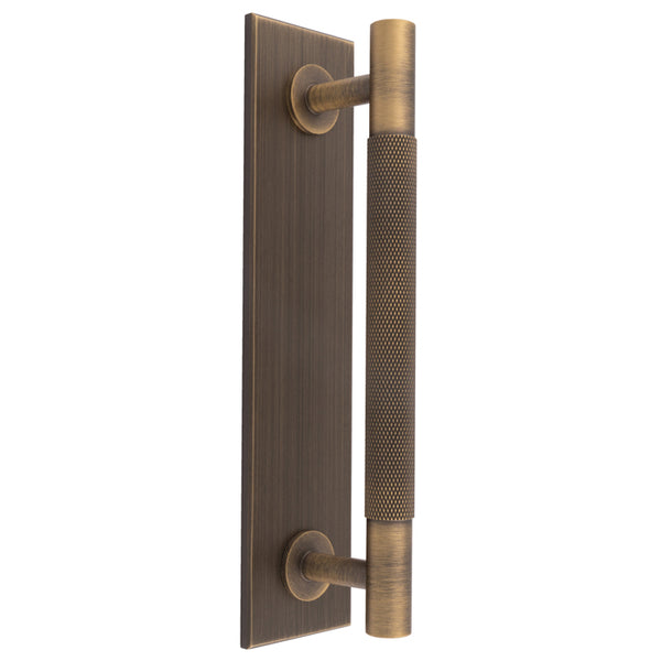 Knurled Pull handle on Backplate 168mm x 40mm - Antique brass - BP700BAB168AB - Choice Handles