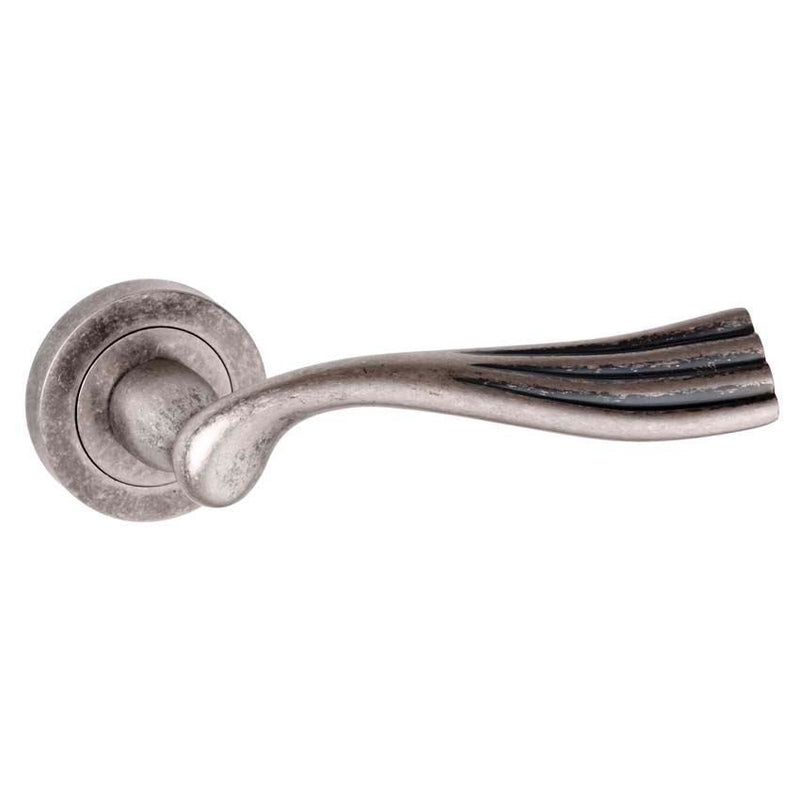 Atlantic - Old English Richmond Lever on Round Rose - Distressed Silver - OE110DS - Choice Handles